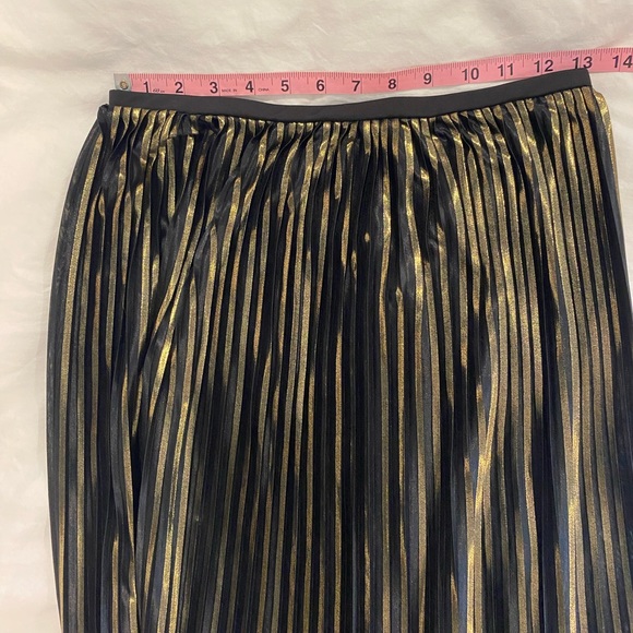 Silence+Noise Gold Pleated Skirt - Picture 5 of 5